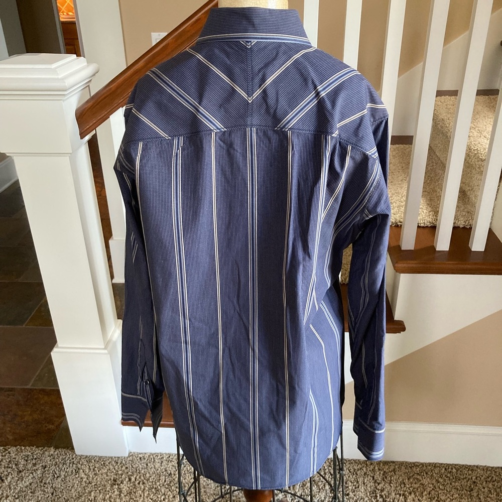 Transcript Dress Shirt Size Medium - Picture 2 of 3